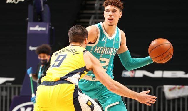 开云体育下载-出色表现引发开拓者更衣室讨论 三球未来无可限量